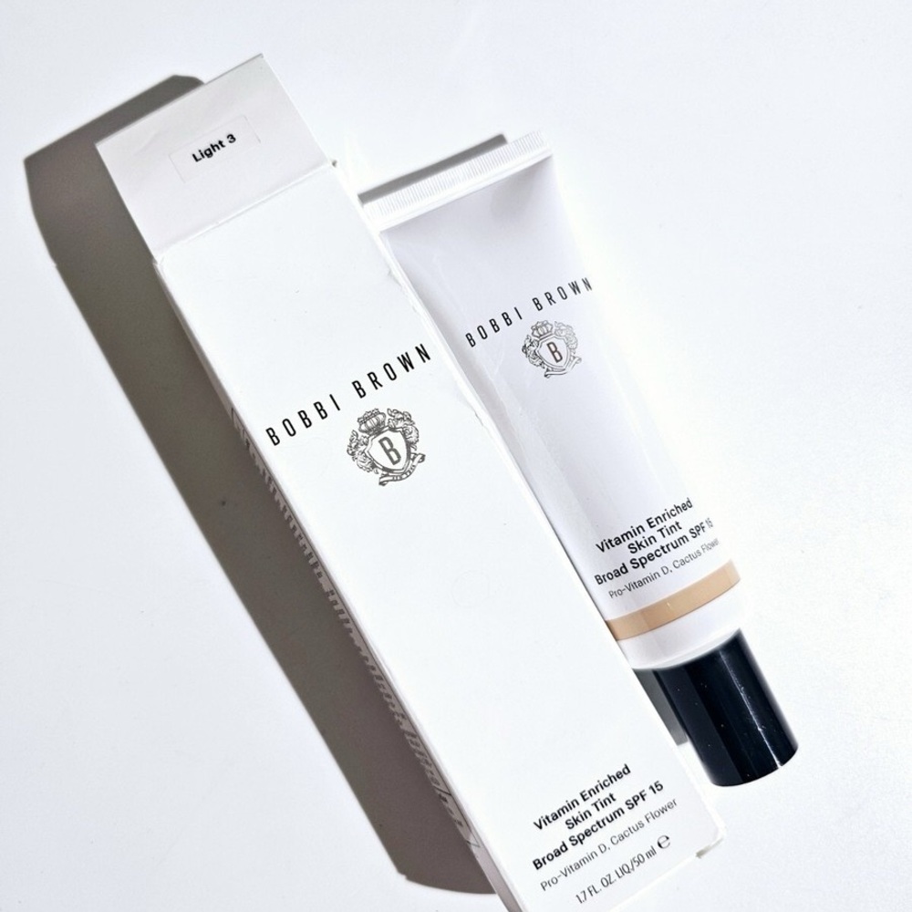 Bobbi Brown Vitamin Enriched Skin Tint SPF 15 - Light 1